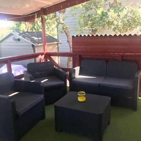 Charmant Mobil-Home Rocbaron Exterior foto