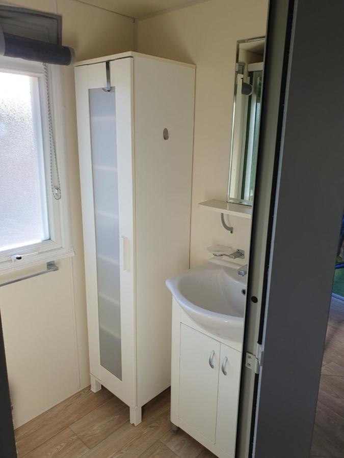 Charmant Mobil-Home Rocbaron Exterior foto